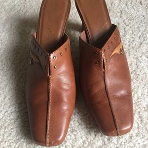 Leather mules